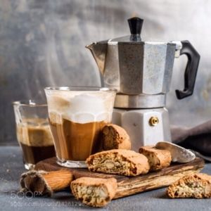 Meet your Posher, Lara